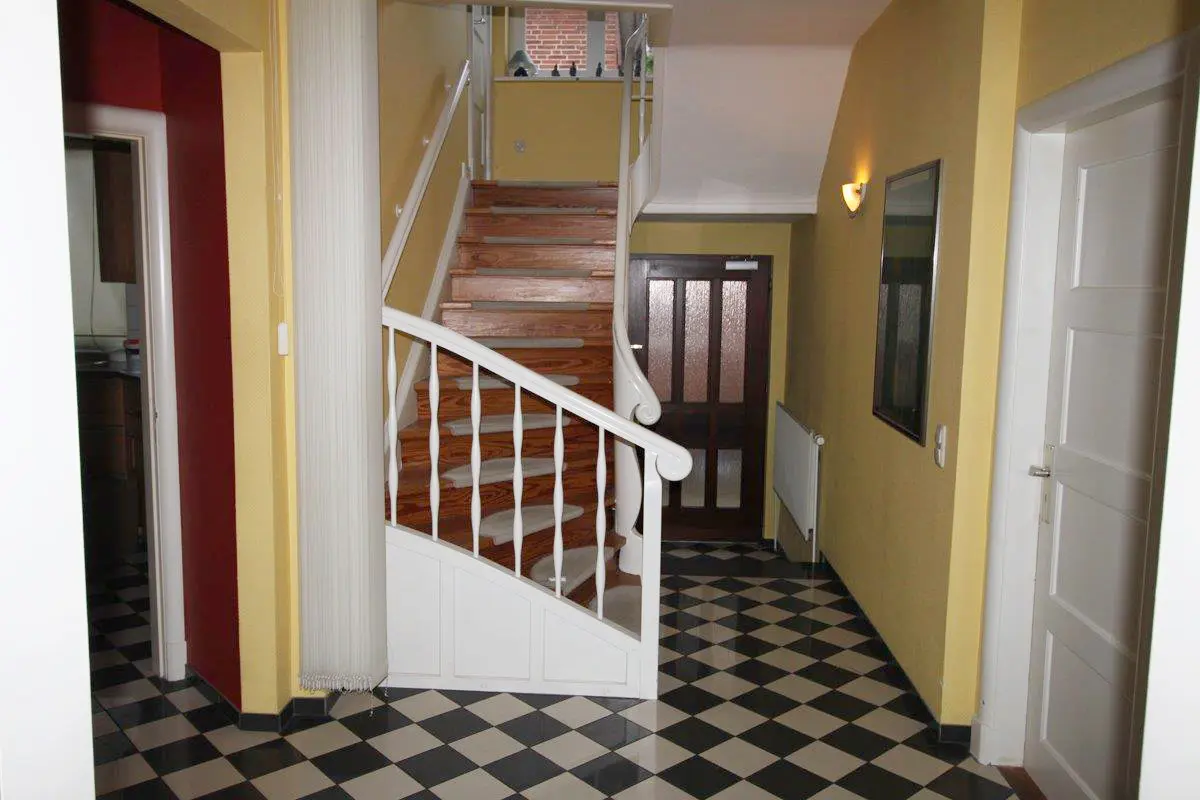 Altbauvilla Eingang Vorher Staging