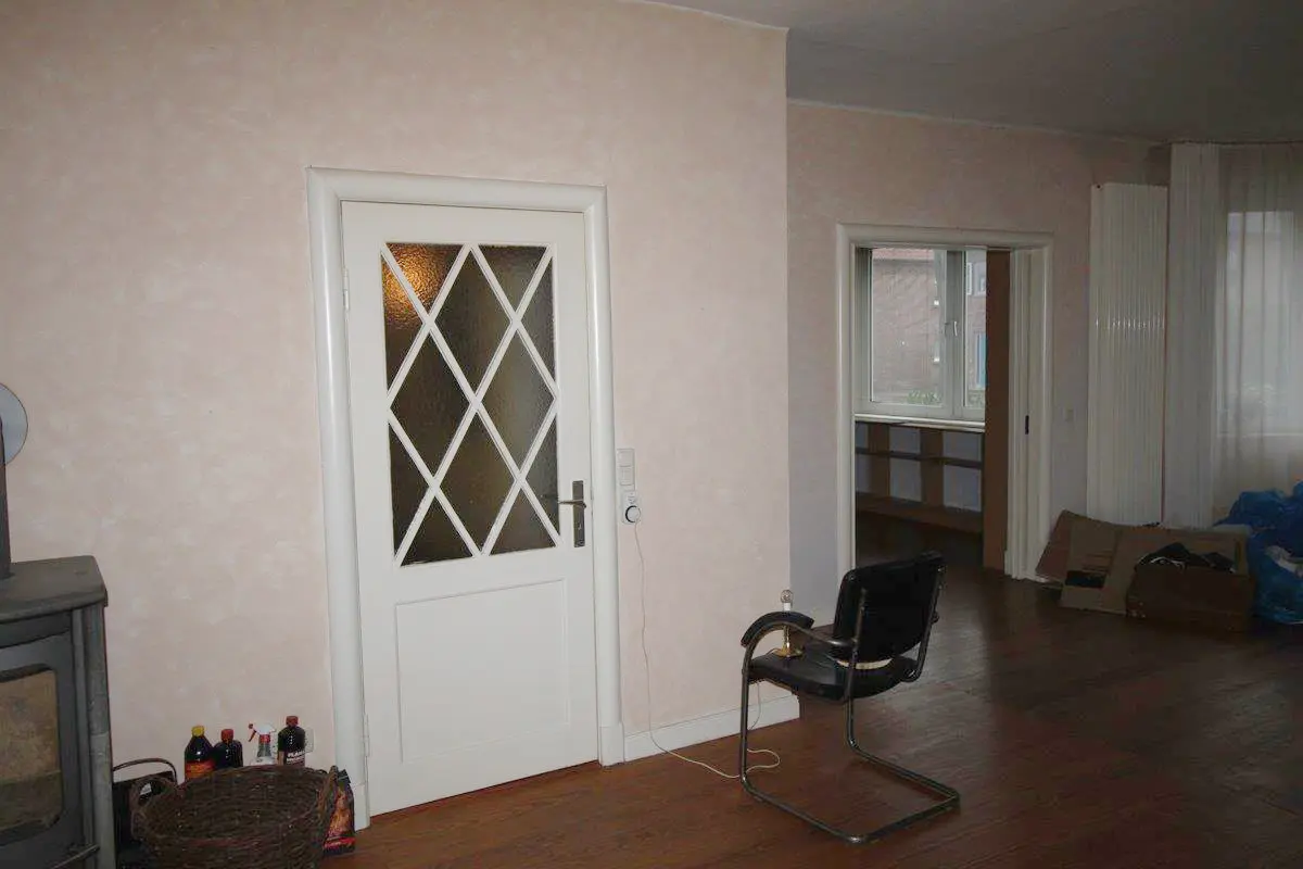Home Staging Altbauvilla leeres Zimmer