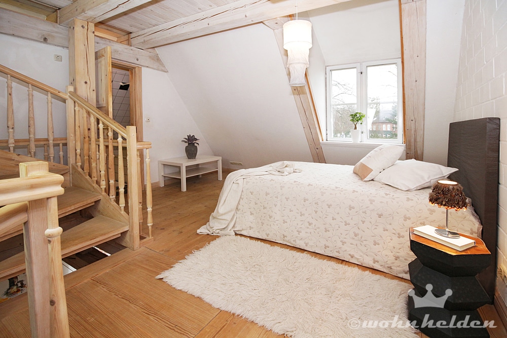 Homestaging nacher Schlafzimmer Altbau