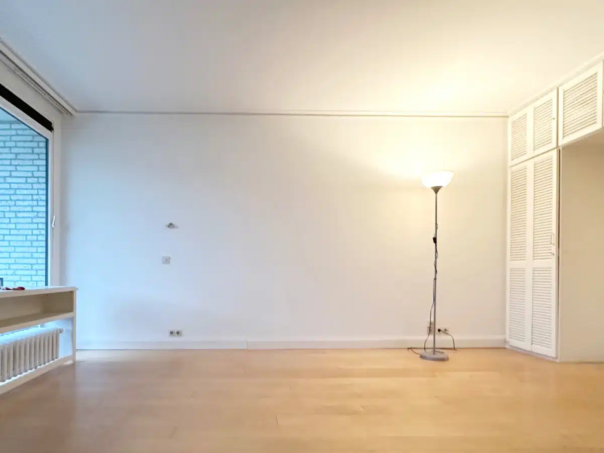 Leerer Raum ohne Home Staging
