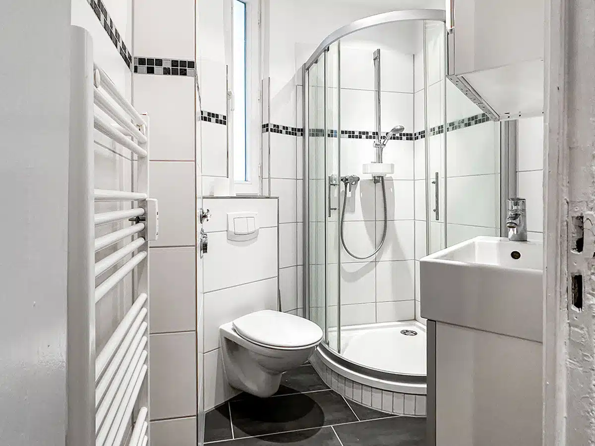 Duschbad in Hamburg Eimsbüttel ohne Home Staging