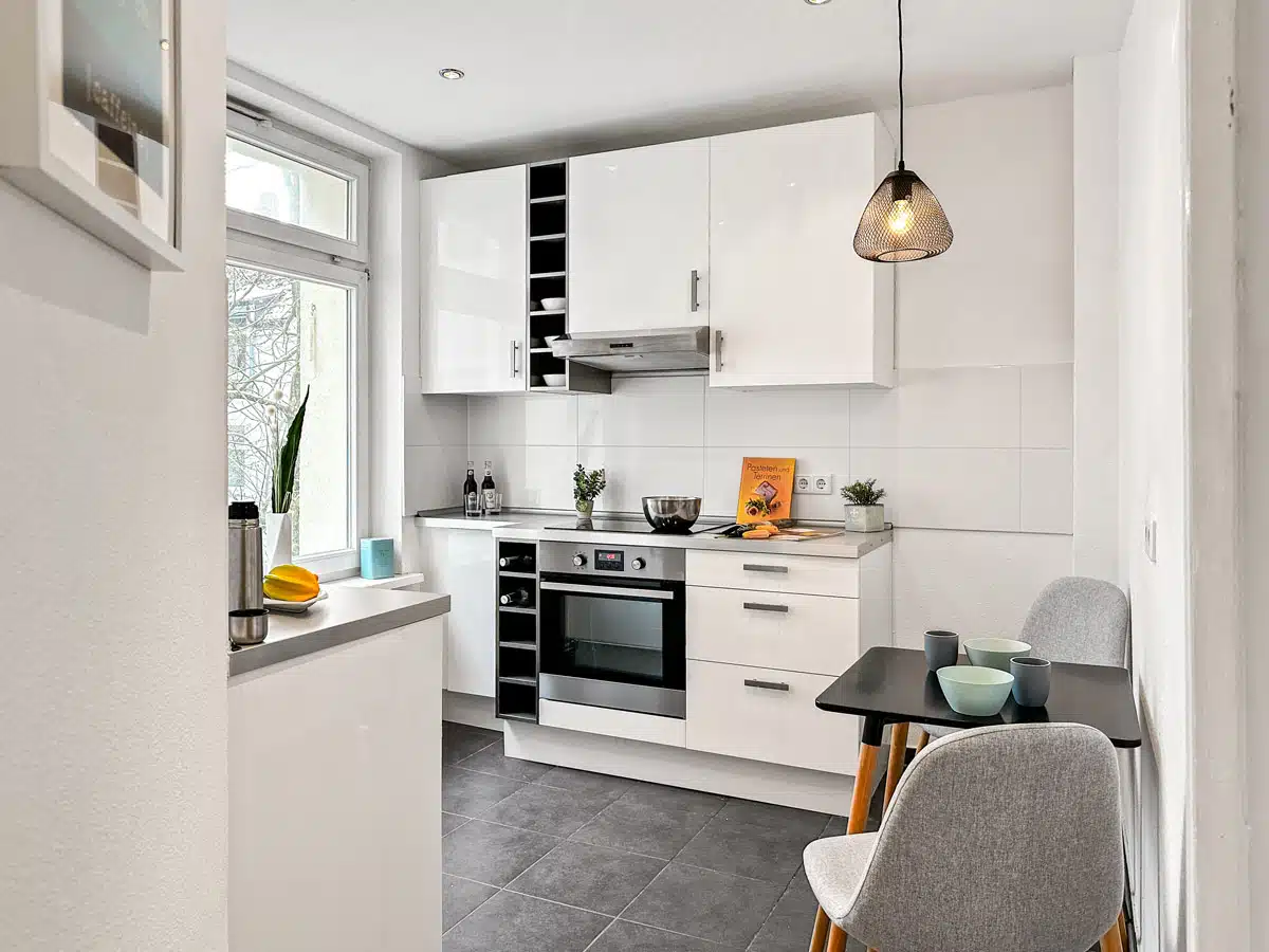 Wohnküche in Hamburg Eimsbüttel mit Home Staging