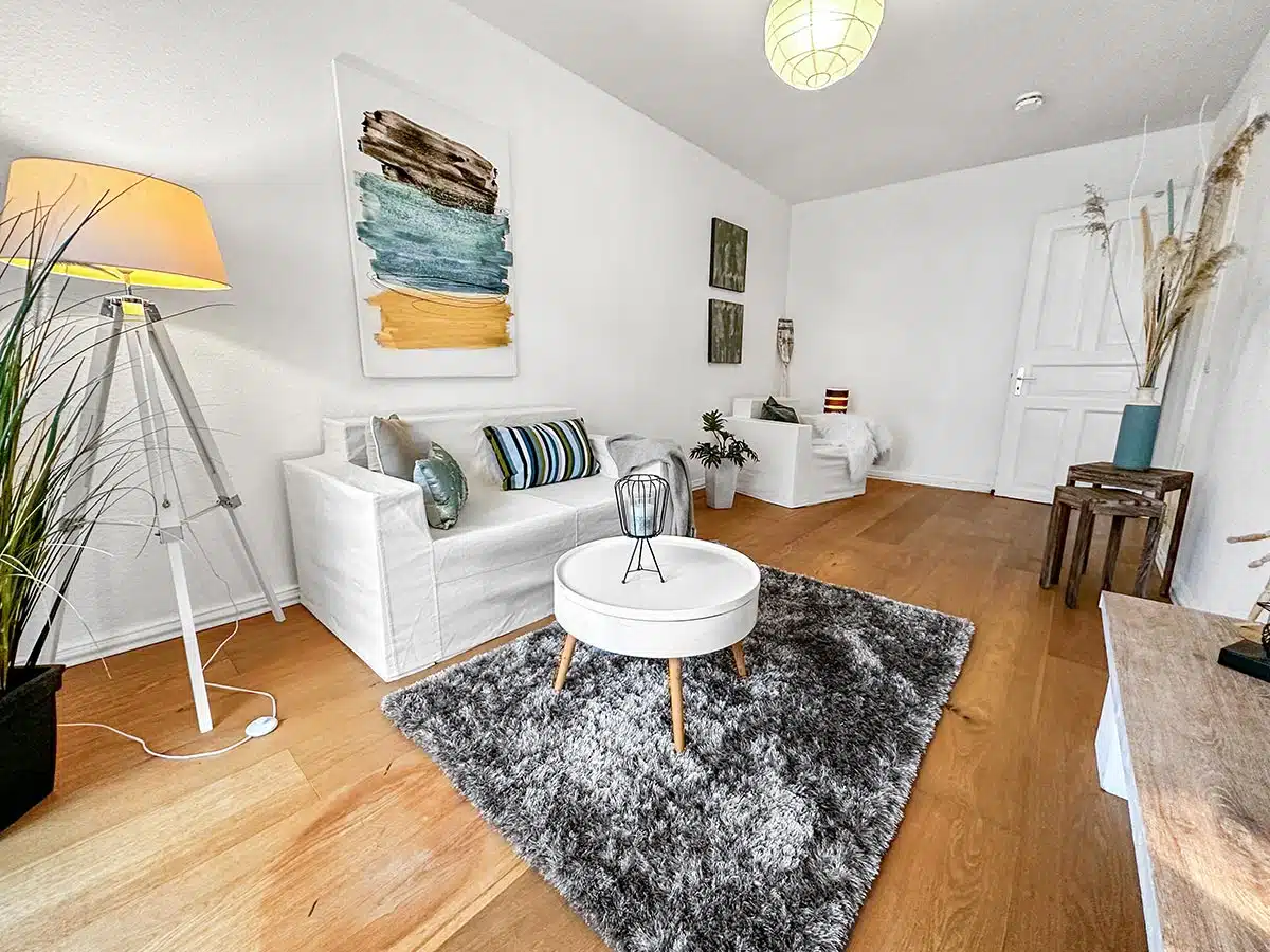 Wohnzimmer in Hamburg Eimsbüttel mit Home Staging